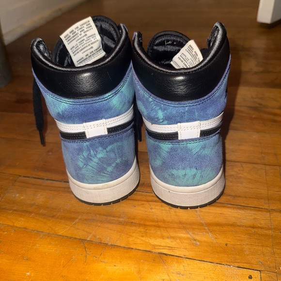 Jordan 1 retro "tie dye"
Size 8W/6.5M - Picture 3 of 5
